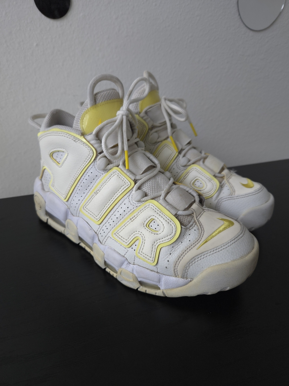 Nike Retro 'Air More Uptempo' Women's Sneakers Light Citron DM3035 Size 9